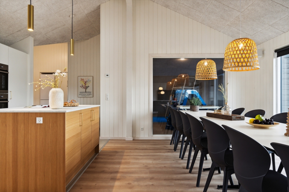 Aufenthaltsraum mit Platz für 18 im Luxusferienhaus Nr. 634.
