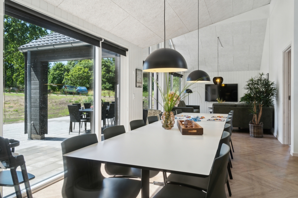 Aufenthaltsraum mit Platz für 14 im Luxusferienhaus Nr. 640.