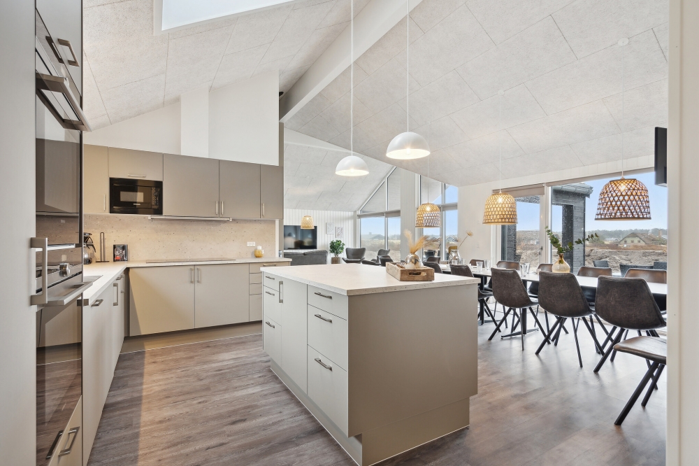 Die Küche in dem Luxusferienhaus Nr. 765 ist so gut ausgestattet, dass man problemlos Mahlzeiten für 16 Personen zubereiten kann.