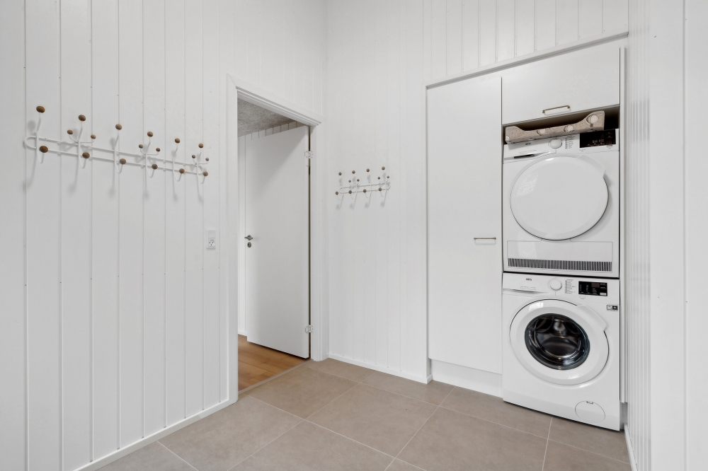 Der geräumige Eingangsbereich im Luxusferienhaus Nr. 657 in Südjütland