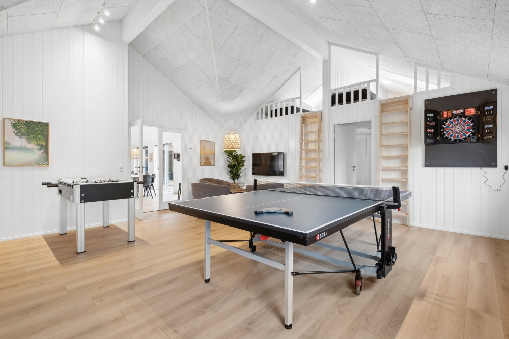 Neben den vielen schönen Stunden, die man im Poolbereich des Hauses verbringen kann, bietet das Luxusferienhaus 657 auch Spielevergnügen bei Billard/Tischtennis und Darts