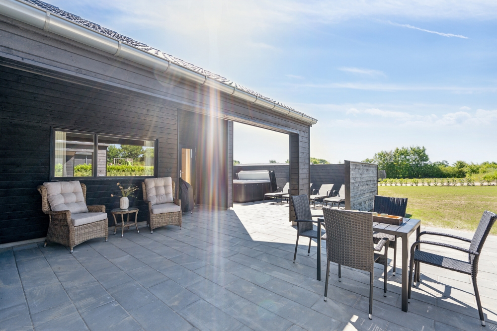 Das Luxusferienhaus Nr. 657 hat eine tolle Terrasse, die mit hochwertigen Gartenmöbeln für 20 Personen ausgestattet ist.