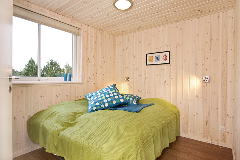 Die Schlafzimmer sind gemütlich und jeweils mit Einzel- oder Doppelbett sowie Aufbewahrungsmöglichkeiten für Ihre Sachen ausgestattet