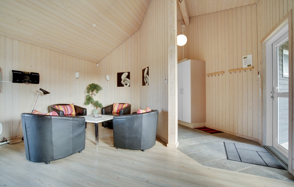 Das Luxusferienhaus 194 für 20 Personen hat einen großen Aktivitätsraum mit u. a. Billard und Darts