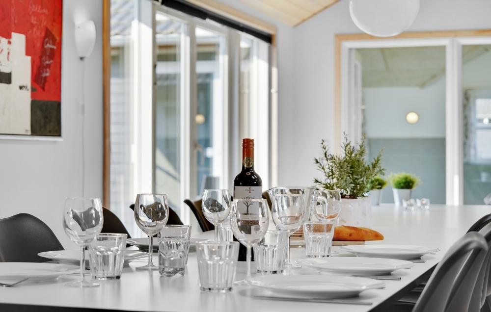 Aufenthaltsraum mit Platz für 20 im Luxusferienhaus Nr. 194.