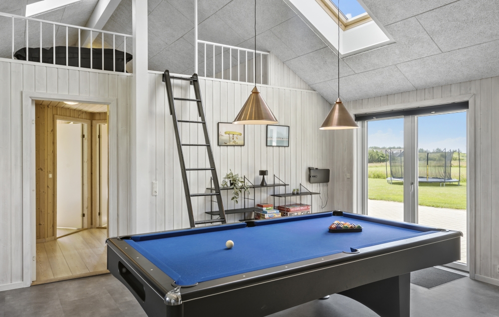 Das Luxusferienhaus 193 für 16 Personen hat einen großen Aktivitätsraum mit u. a. Billard und Darts