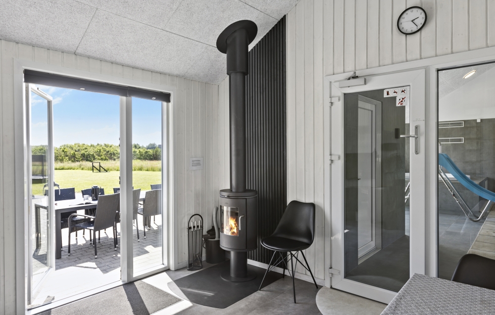 Aufenthaltsraum mit Platz für 16 im Luxusferienhaus Nr. 193.