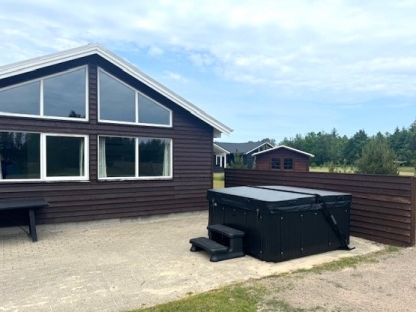 Im Luxusferienhaus Nr. 304 gibt es einen Whirlpool und 7 Schlafzimmer.