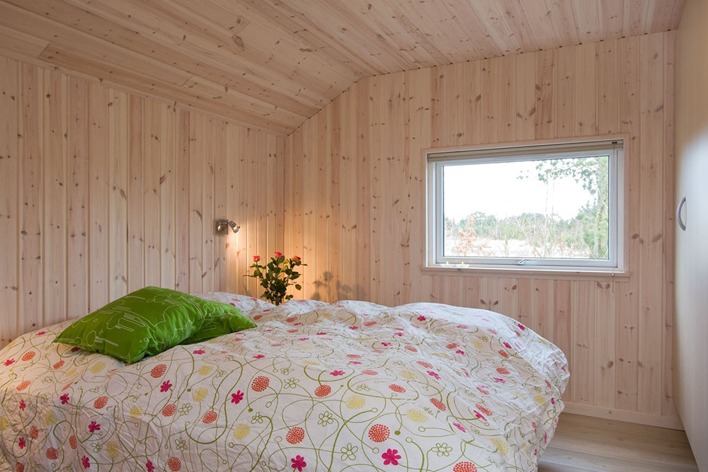 Die Schlafzimmer sind hell und mit Einzel- oder Doppelbetten bestückt