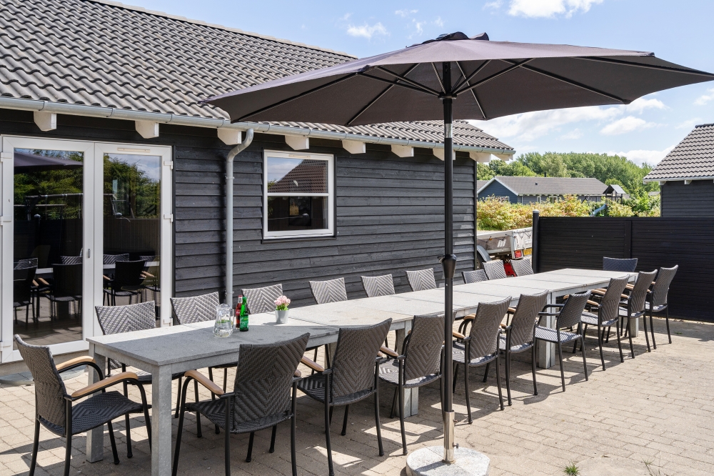 Das Luxusferienhaus Nr. 246 hat eine tolle Terrasse, die mit hochwertigen Gartenmöbeln für 16 Personen ausgestattet ist.