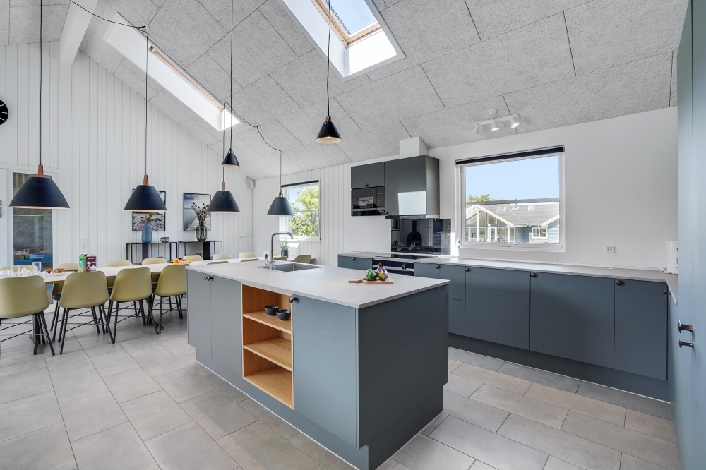 Die Küche in dem Luxusferienhaus Nr. 246 ist so gut ausgestattet, dass man problemlos Mahlzeiten für 16 Personen zubereiten kann.