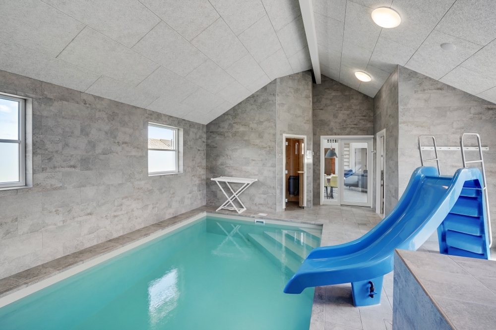 Der schicke Pool im Luxusferienhaus Nr. 246 für 16 Personen