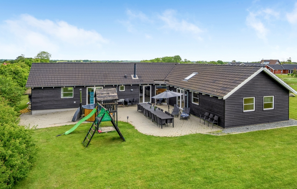 Dieses schöne Poolhaus Nr. 241 mit Platz für 16 Personen liegt in Südjütland