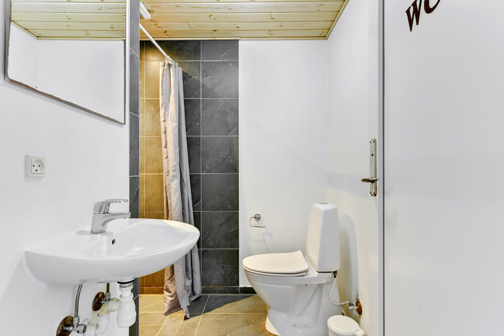 Eines der Badezimmer im Luxusferienhaus Nr. 280