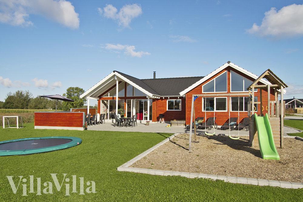 Grosses Ferienhaus auf Nordalsen für 16 Personen. Es gibt auch viele Aktivtätsmöglichkeiten im Haus, u.a. Billard.