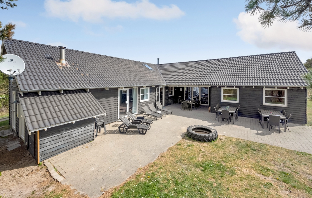 Dieses schöne Poolhaus Nr. 167 mit Platz für 24 Personen liegt in Westjütland