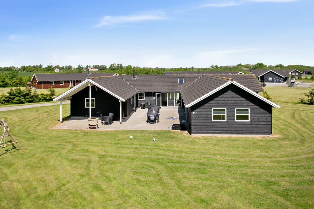 Dieses schöne Poolhaus in Marielyst bildet den perfekten Rahmen für ereignisreiche Ferien mit Familie und Freunden