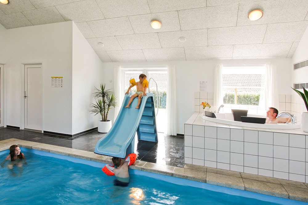 Der eingebaute Whirlpool lädt zu Entspannung und Wellness ein