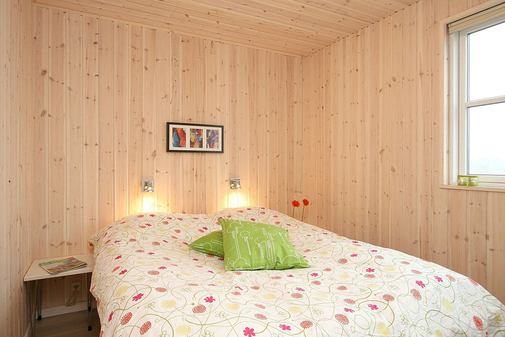 Die Schlafzimmer des Hauses sind geschmackvoll eingerichtet mit Boxmatratzen und Einbauschränken