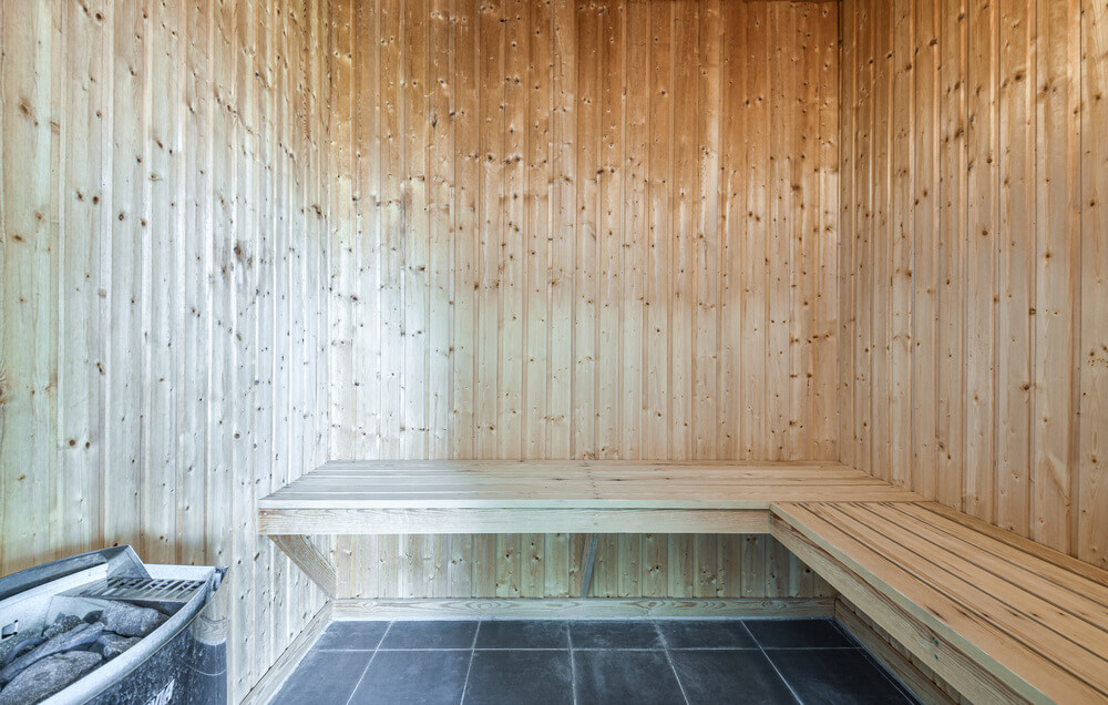 Wunderbar in der Sauna sich zu entspannen