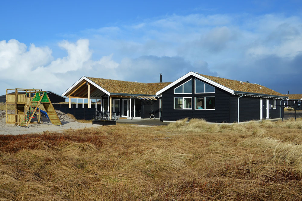 Dieses fantastische Luxusferienhaus in der Nähe von Søndervig garantiert Ihnen dank einiges Wasserparadies und Aktivitätenraum gute einen schönen Urlaub\r\n