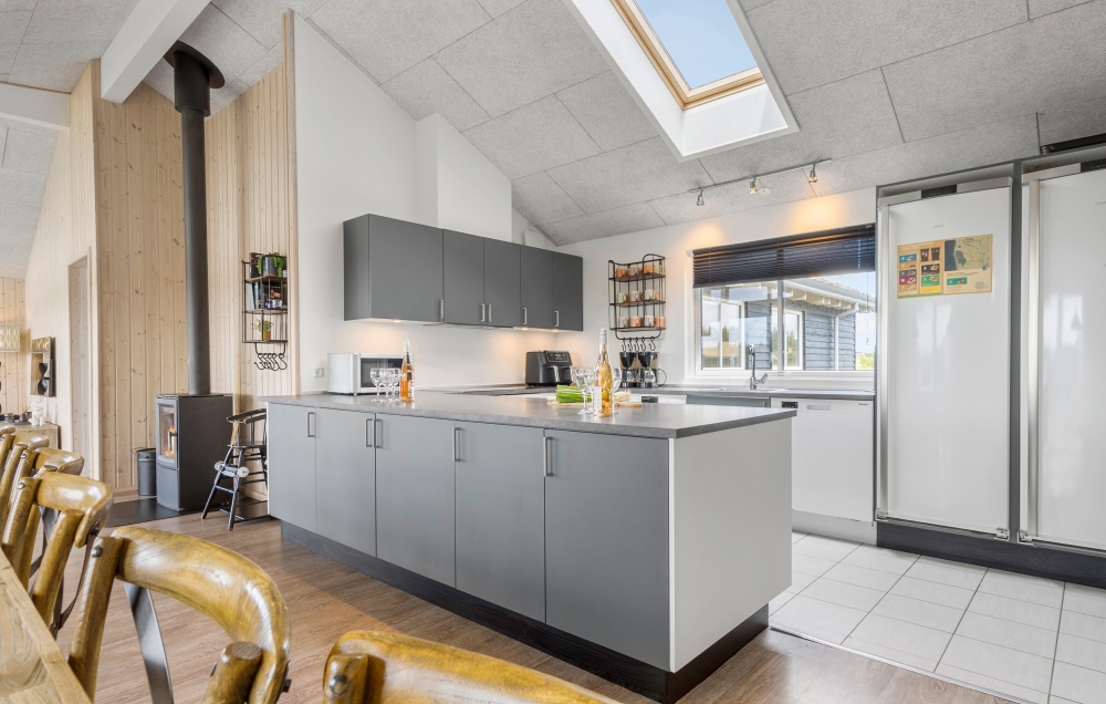 Die Küche in dem Luxusferienhaus Nr. 294 ist so gut ausgestattet, dass man problemlos Mahlzeiten für 18 Personen zubereiten kann.