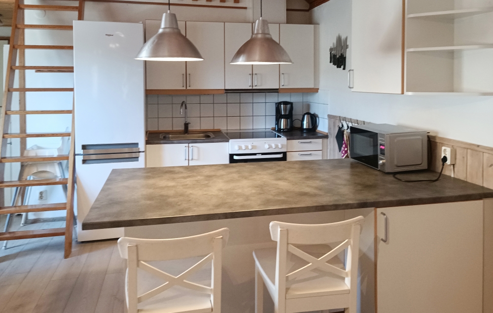 Die Küche in dem Luxusferienhaus Nr. 84 ist so gut ausgestattet, dass man problemlos Mahlzeiten für 18 Personen zubereiten kann.