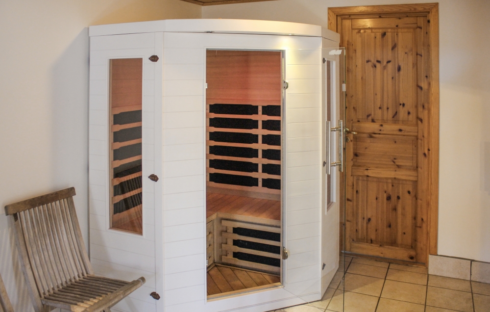 Genießen Sie die heiße Sauna im Luxusferienhaus Nr. 84 für 18 Personen