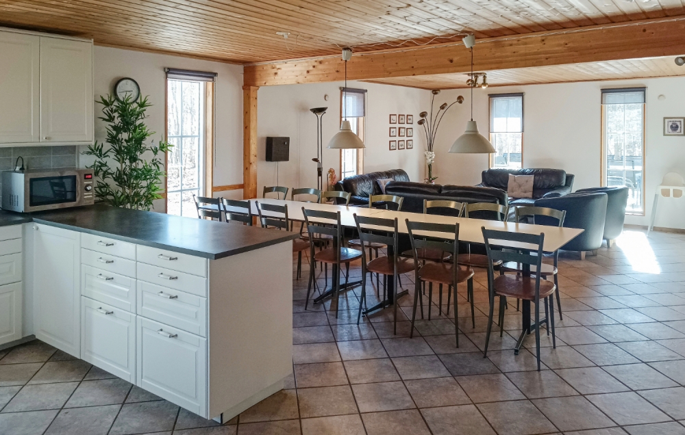 Die Küche in dem Luxusferienhaus Nr. 78 ist so gut ausgestattet, dass man problemlos Mahlzeiten für 14 Personen zubereiten kann.