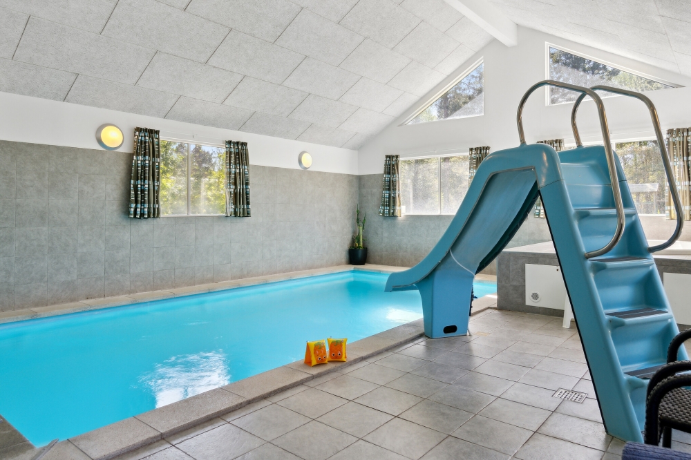 Der schicke Pool im Luxusferienhaus Nr. 261 für 24 Personen
