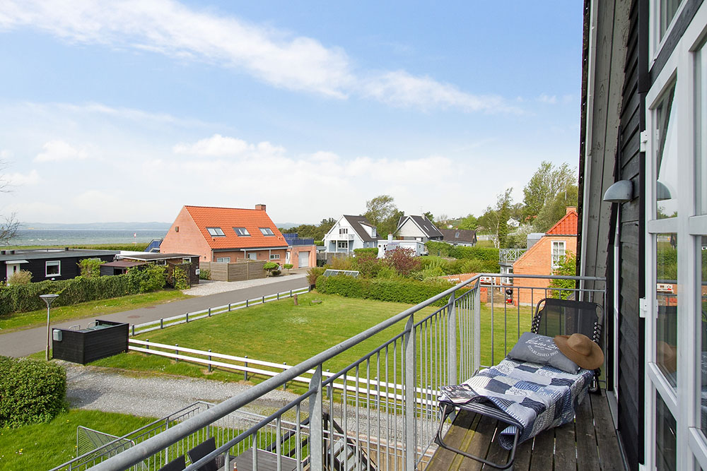 Dieses schicke Poolhaus Nr. 148 liegt in Ostjütland und bietet Platz für 24 Personen.