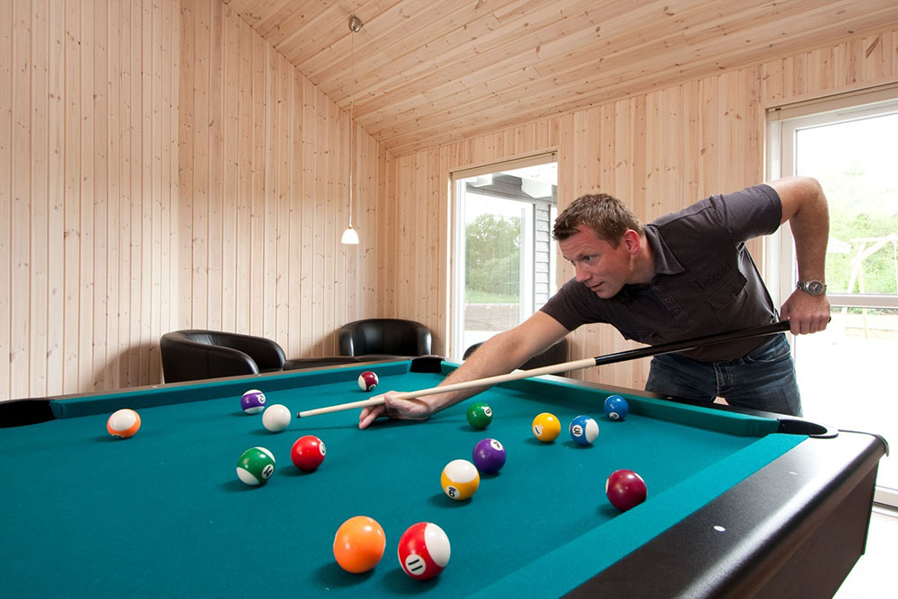 Treten Sie im Aktivitätenzimmer gegeneinander in Billard/Pool, Tischtennis und Kicker an