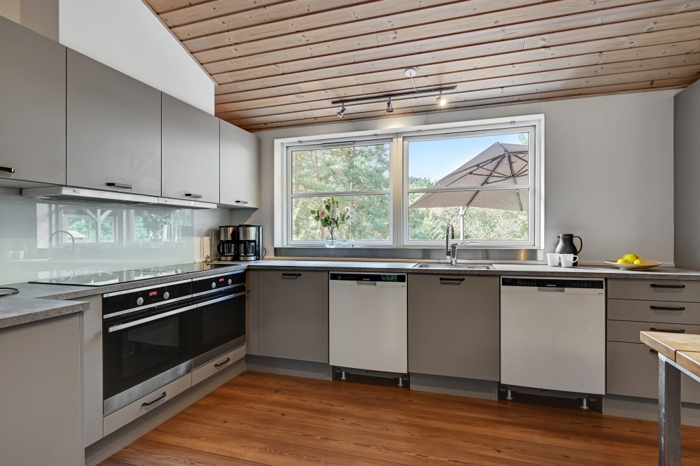 Die Küche in dem Luxusferienhaus Nr. 247 ist so gut ausgestattet, dass man problemlos Mahlzeiten für 20 Personen zubereiten kann.