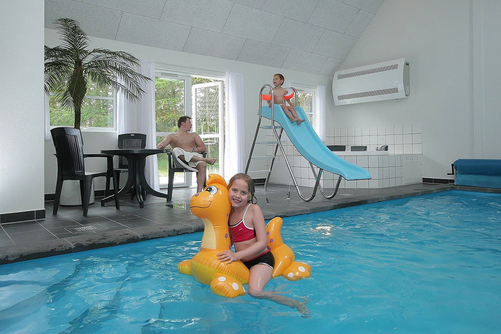 Im großen und einladenden Poolbereich können Kinder und Erwachsene stundenlang baden und entspannen