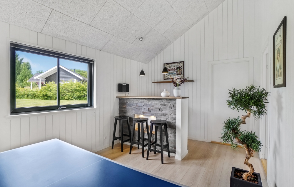 Neben den vielen schönen Stunden, die man im Poolbereich des Hauses verbringen kann, bietet das Luxusferienhaus 276 auch Spielevergnügen bei Billard/Tischtennis und Darts
