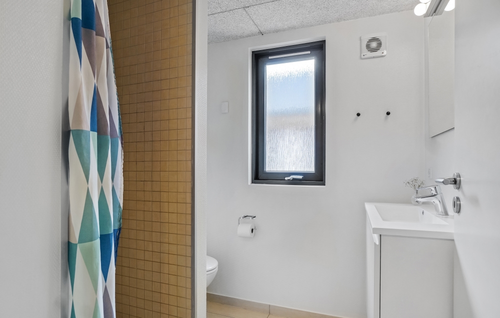 Im Luxusferienhaus Nr. 276 für 18 Personen gibt es Bad mit Dusche.