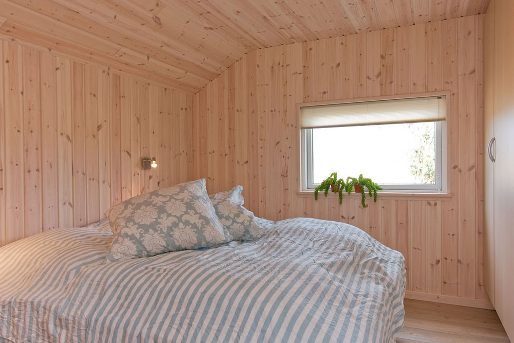 Die Schlafzimmer sind mit Boxmatratzen und Einbauschränken ausgestattet