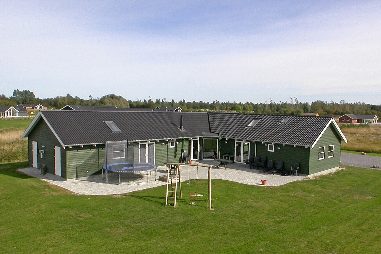 Willkommen in diesem exklusiven Poolhaus in Marielyst auf der Insel Falster. Dieses Ferienhaus bietet ein fantastisches Ferienerlebnis für jung und alt