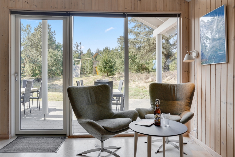 Die Couchecke im Luxusferienhaus Nr. 273 in Westjütland.